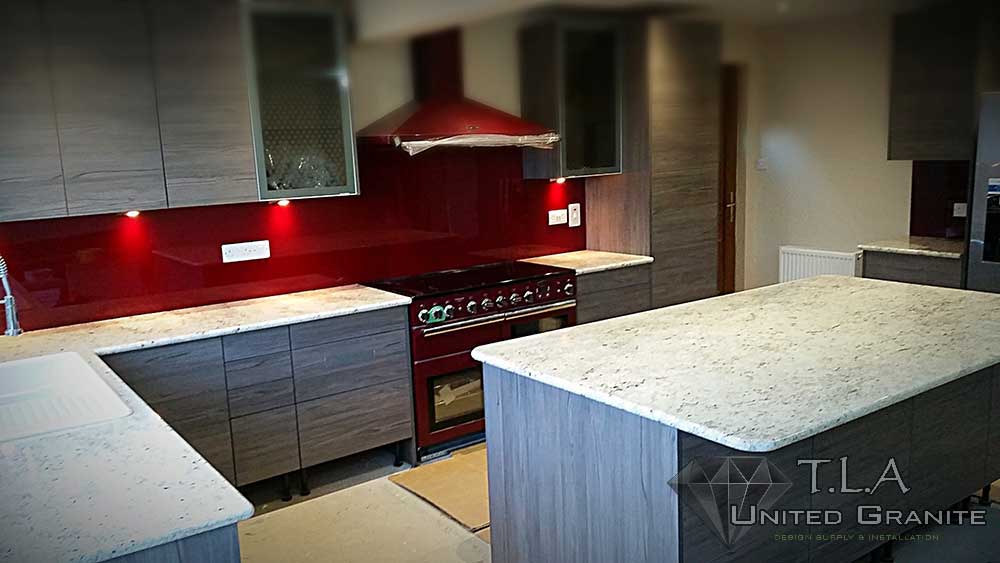 White flecked granite kitchen worktops